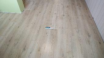 Ламинат Floorpan Blue Дуб Харольд FP700.2 1380х193х8мм 33 класс 2,131кв.м