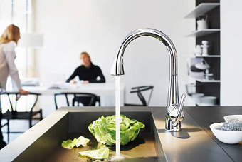 Смеситель для кухни GROHE Zedra 32294001 выдвижной излив хром