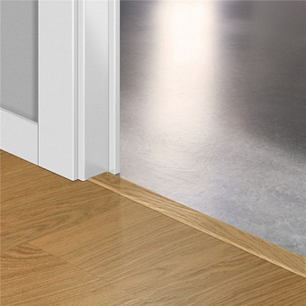 Порог Quick-Step 2000х45х8мм Дуб чистый медовый QSVINCP40098