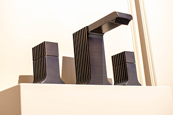 Смеситель для раковины STELLA Casanova CS00009BZ01 тёмная бронза