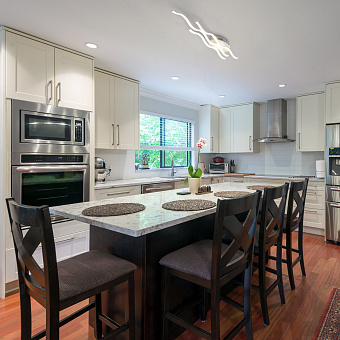 Светильник потолочный Eurosvet Gwen 90090/3 белый 43Вт LED