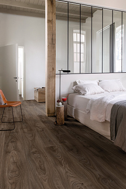 Виниловый ламинат Quick-Step Дуб коттедж тёмно-коричневый BACP40027 1251х187х4,5мм 33 класс 2,11кв.м