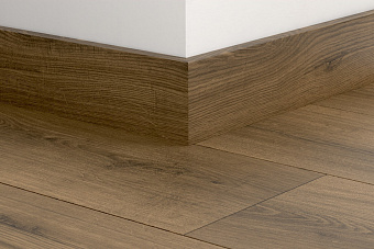 Плинтус Quick-Step 2400х77х14мм Дуб теплый коричневый QSPSKR05789