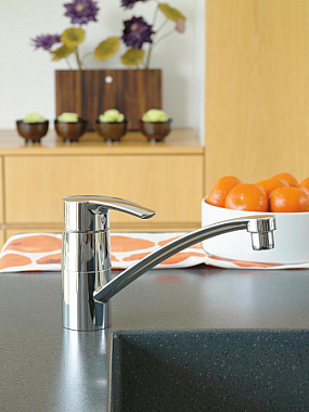 Смеситель для кухни GROHE Eurostyle Cosmopolitan 33977002 поворотный излив хром