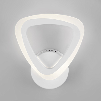 Светильник настенный Eurosvet Areo 90216/1 белый 8Вт LED