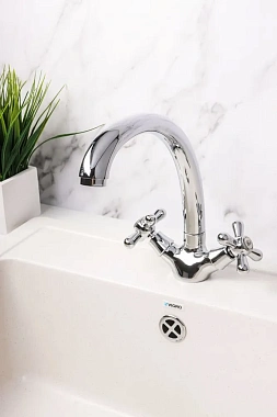 Смеситель для кухни Maxonor MN4325 поворотный излив хром