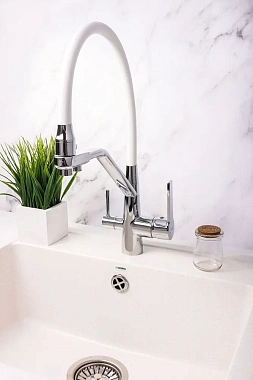 Смеситель для кухни Maxonor MN4460 гибкий излив белый