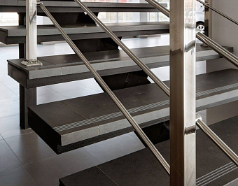 Плитка для ступеней ESTIMA Loft Steptrade/LF04_NS/30x120x10 чёрный 120х30см 0,36кв.м. матовая