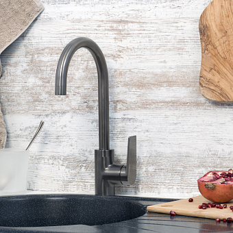 Смеситель для кухни WASSERKRAFT Wiese 8407 поворотный излив чёрный