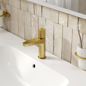 Смеситель для раковины WASSERKRAFT Schunter 8200 8203 золотой