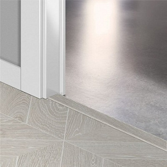 Порог Quick-Step 2150х48х13мм Дуб Светло-Серый Патина QSINCP04158