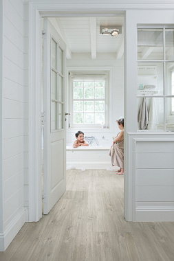 Виниловый ламинат Quick-Step Дуб каньон серый пилёный BACL40030 1251х187х4,5мм 32 класс 2,105кв.м